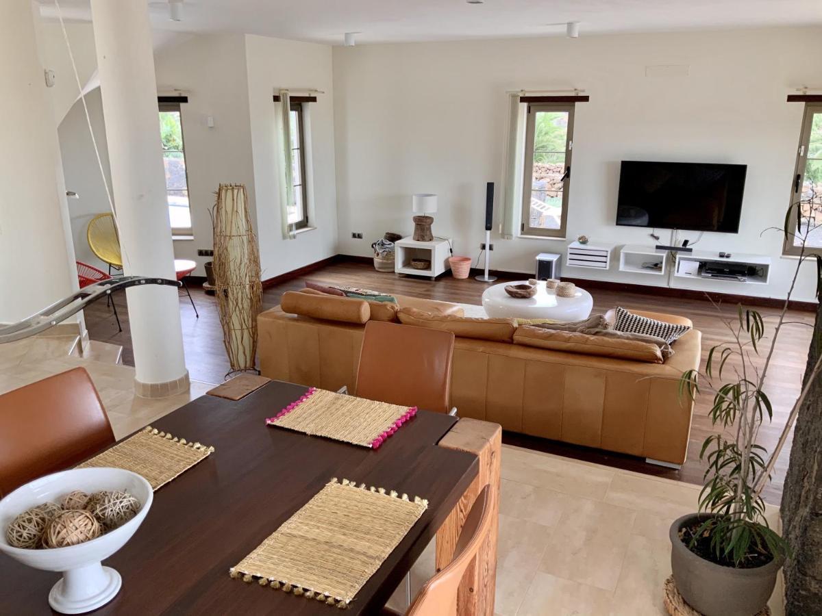 Villa Annunaki 拉哈雷斯 外观 照片